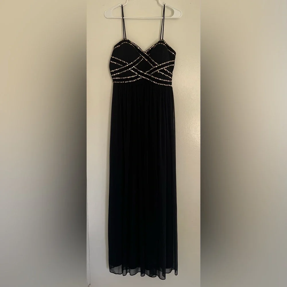 Betsy & Adam Long Black Spaghetti Strap Gown, Size 6 - Picture 3 of 7